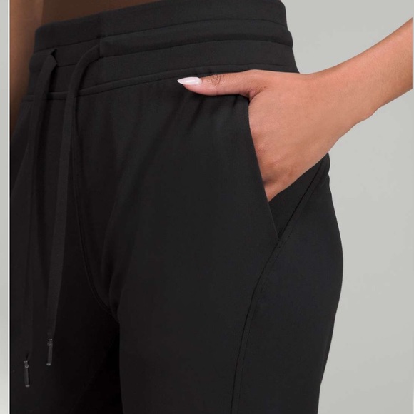 Lululemon Ready to Rulu High-rise jogger in black - Picture 5 of 9